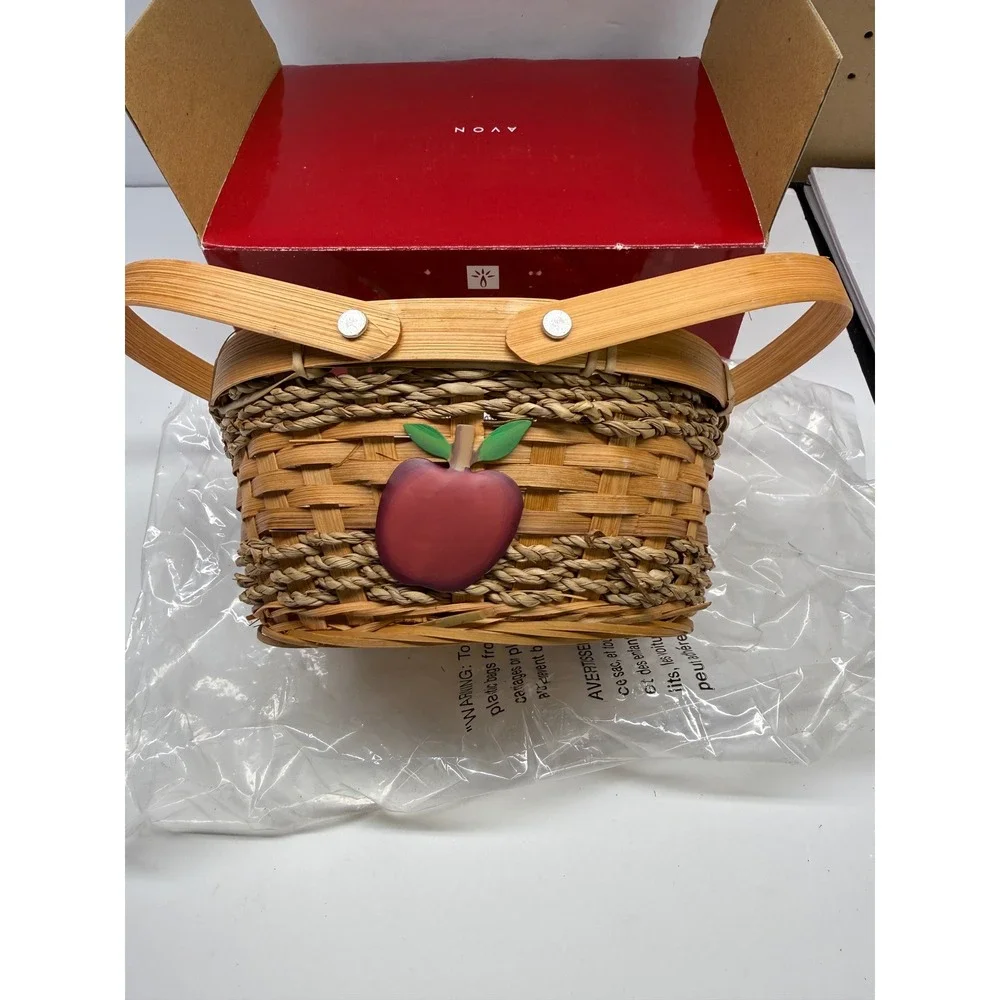 Home Fragrance Collection Apple Cinnamon Spice Woven Basket with Apple Decor